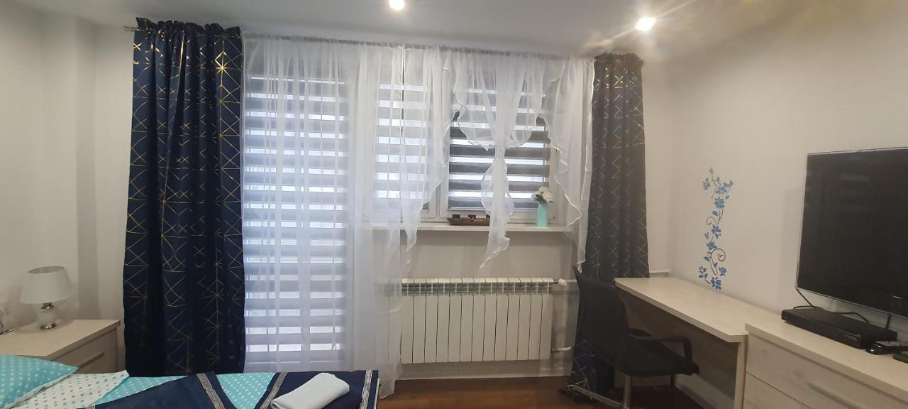 Apartamenty Centrum Mala Dwojeczka Blekitna Panoramiczna Balkonem Promenada Kielce Exteriér fotografie